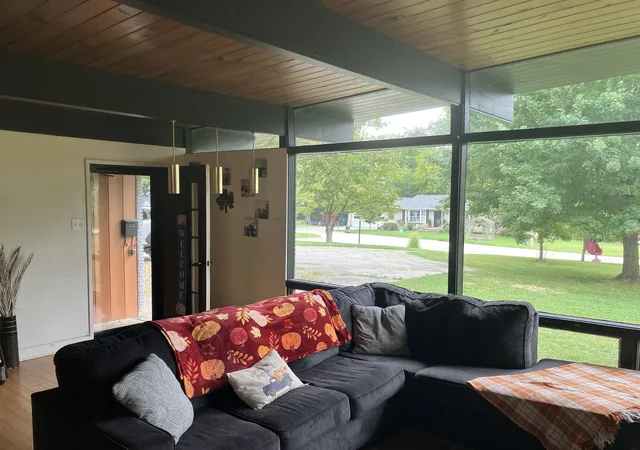 Photo 3 of Single family home for sale at 3015 Lincoln Hl SE, Quincy, IL 62301 | MLS# 12771048 | Listing updated on 2026-10-05