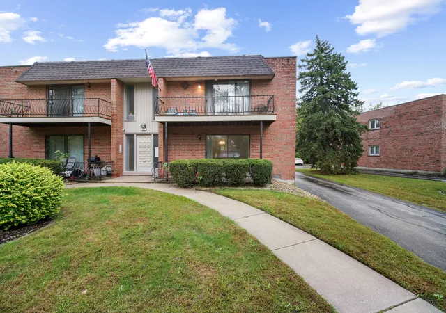 Photo 1 of Condo for sale at 623 N Carroll Pkwy #101, Glenwood, IL 60425 | MLS# 12771079 | Listing updated on 2026-10-07