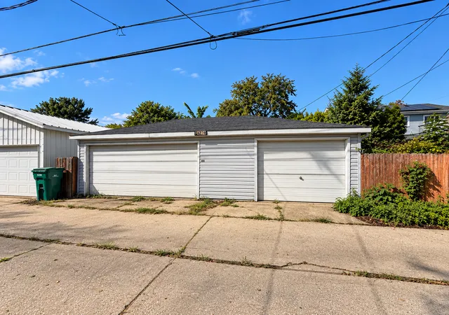 Photo 18 of Single family home for sale at 4225 Gunderson Ave, Stickney, IL 60402 | MLS# 12771083 | Listing updated on 2026-10-07