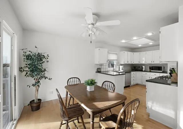 Photo 4 of Single family home for sale at 307 W Tanglewood Dr, Arlington Heights, IL 60004 | MLS# 12771090 | Listing updated on 2026-10-27