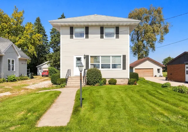 Photo 1 of Single family home for sale at 9547 Lisbon Ctr Rd, Newark, IL 60541 | MLS# 12771104 | Listing updated on 2026-10-07