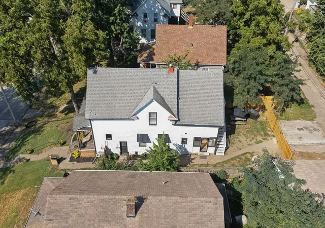Photo 3 of Single family home for sale at 1718 W 9th Street, Davenport, IA 52804 | MLS# 12771107 | Listing updated on 2026-10-04