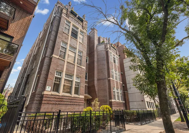 Photo 2 of Condo for sale at 3835 N Ashland Ave #1G, Chicago, IL 60613 | MLS# 12771109 | Listing updated on 2026-10-04