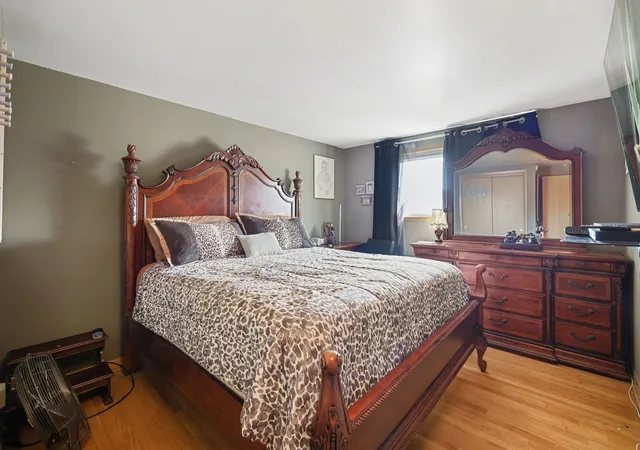 Photo 4 of Single family home for sale at 14220 Kimbark Ave, Dolton, IL 60419 | MLS# 12771111 | Listing updated on 2026-10-07