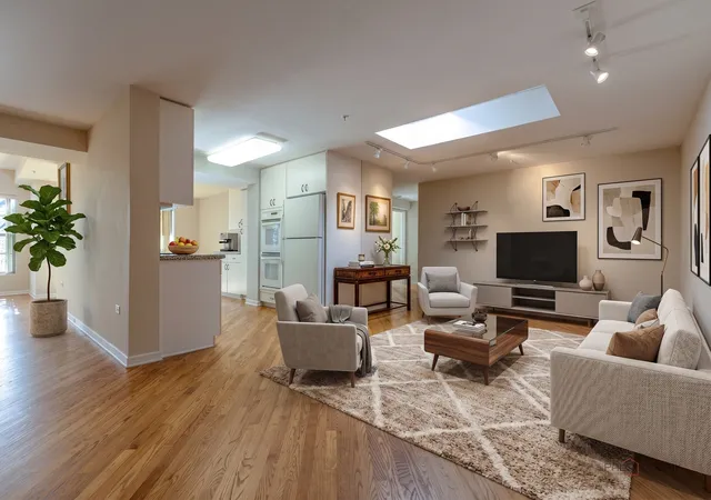 Photo 3 of Condo for sale at 1625 Glenview Rd #306, Glenview, IL 60025 | MLS# 12771114 | Listing updated on 2026-10-04