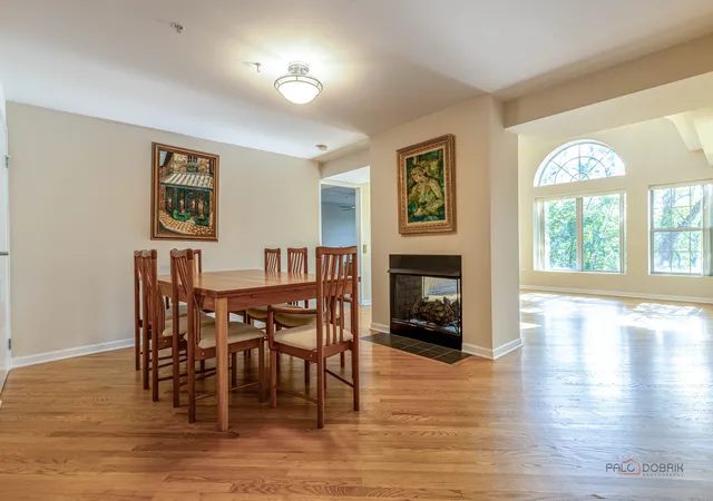 Listing Photo 5 - Condo for sale in building located at 1625 Glenview Rd, Glenview, IL 60025 - Unit #306