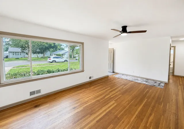 Photo 4 of Single family home for sale at 3327 Thelma St, Rockford, IL 61108 | MLS# 12771128 | Listing updated on 2026-10-02