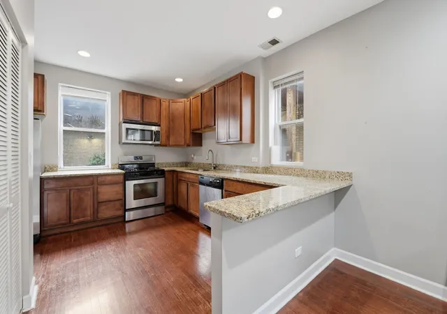 Photo 4 of Condo for sale at 7205 N Damen Ave #3, Chicago, IL 60645 | MLS# 12771131 | Listing updated on 2026-10-02
