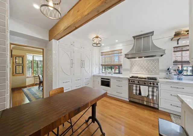 Photo 3 of Single family home for sale at 327 Selborne Rd, Riverside, IL 60546 | MLS# 12771134 | Listing updated on 2026-10-04