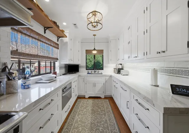 Photo 3 of Single family home for sale at 327 Selborne Rd, Riverside, IL 60546 | MLS# 12771134 | Listing updated on 2026-10-04