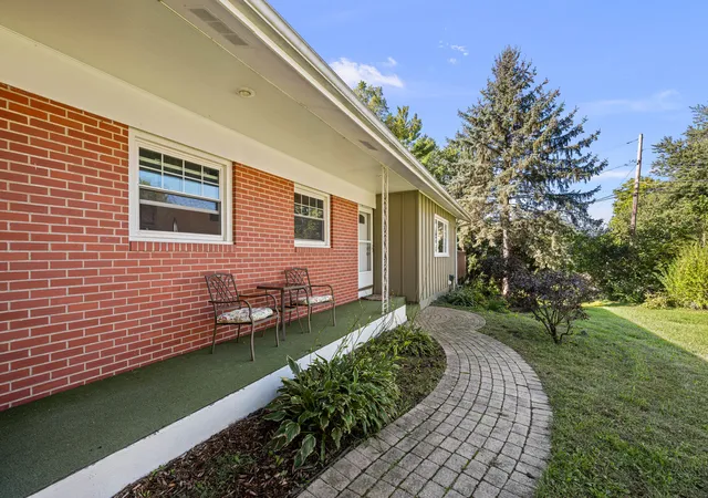 Photo 2 of Sale Pending at 1223 Hillside Dr, Bettendorf, IA 52722 | MLS# 12771138 | Listing updated on 2026-10-20