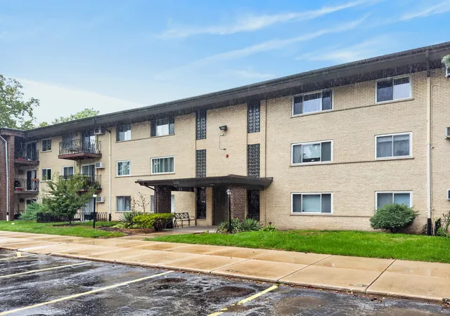 Photo 2 of Condo for sale at (Undisclosed), Arlington Heights, IL 60005 | MLS# 12771156 | Listing updated on 2026-10-07