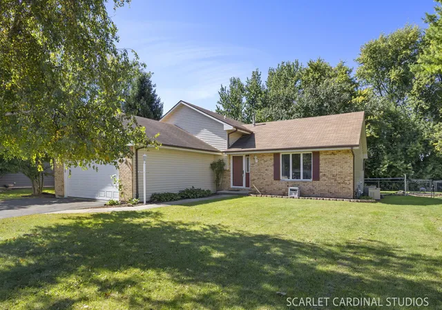 Photo 2 of Single family home for sale at 21030 S Ron Lee Dr, Shorewood, IL 60404 | MLS# 12771164 | Listing updated on 2026-10-06