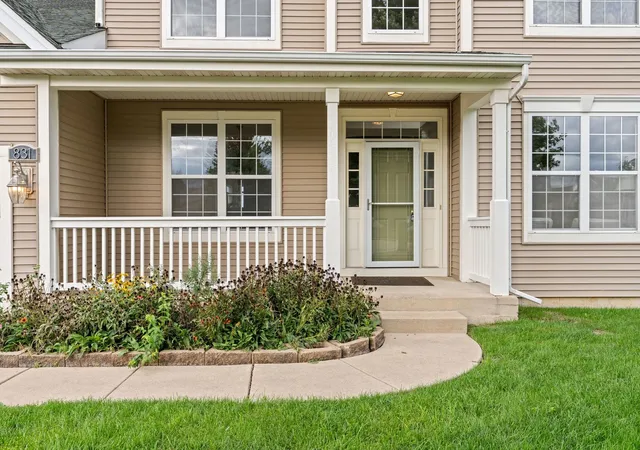 Photo 4 of Single family home for sale at 831 Bach Ct, Woodstock, IL 60098 | MLS# 12771169 | Listing updated on 2026-10-04