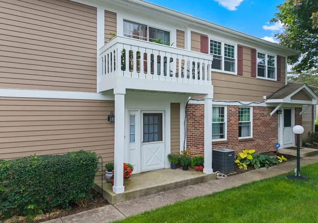 Photo 1 of Townhouse for sale at 80 Maplewood Dr, Vernon Hills, IL 60061 | MLS# 12771174 | Listing updated on 2026-10-06