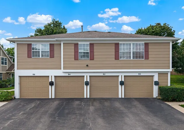 Photo 2 of Townhouse for sale at 80 Maplewood Dr, Vernon Hills, IL 60061 | MLS# 12771174 | Listing updated on 2026-10-06