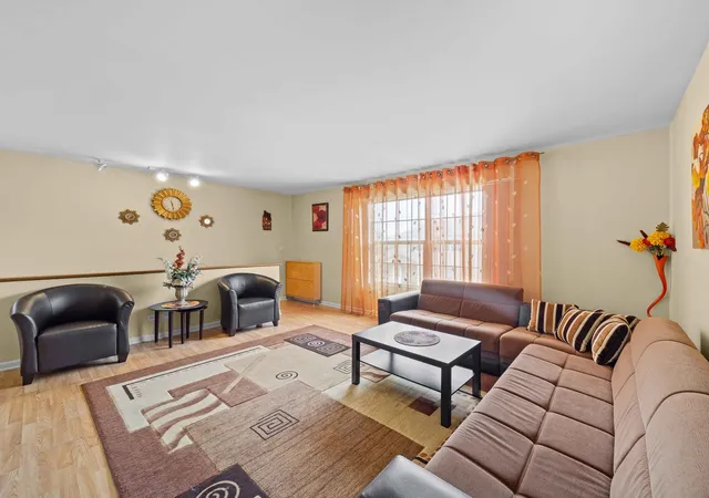 Photo 4 of Townhouse for sale at 80 Maplewood Dr, Vernon Hills, IL 60061 | MLS# 12771174 | Listing updated on 2026-10-06