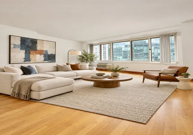 Photo 4 of Condo for sale at 211 E Ohio St #2015, Chicago, IL 60611 | MLS# 12771175 | Listing updated on 2026-09-28