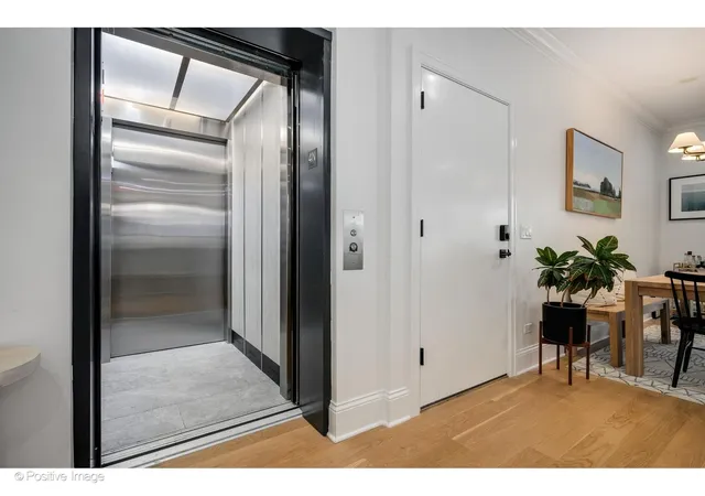 Listing Photo 1 - Condo for sale in building located at 1719 N Burling St, Chicago, IL 60614 - Unit #4N