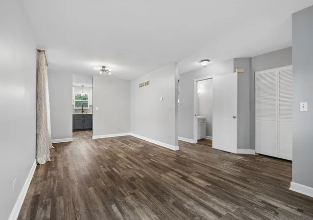 Photo 3 of Single family home for sale at 83 Canterbury Trl, Romeoville, IL 60446 | MLS# 12771187 | Listing updated on 2026-10-04