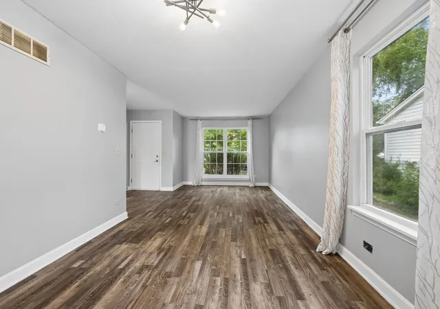 Photo 3 of Single family home for sale at 83 Canterbury Trl, Romeoville, IL 60446 | MLS# 12771187 | Listing updated on 2026-10-04
