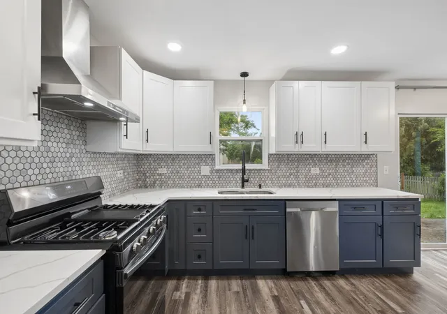 Photo 4 of Single family home for sale at 83 Canterbury Trl, Romeoville, IL 60446 | MLS# 12771187 | Listing updated on 2026-10-04
