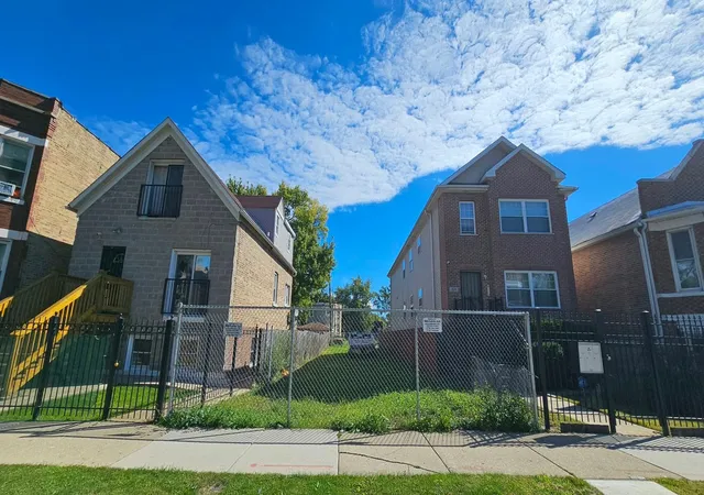 Land for sale at 833 N Ridgeway Ave, Chicago, IL 60651 | MLS# 12771193