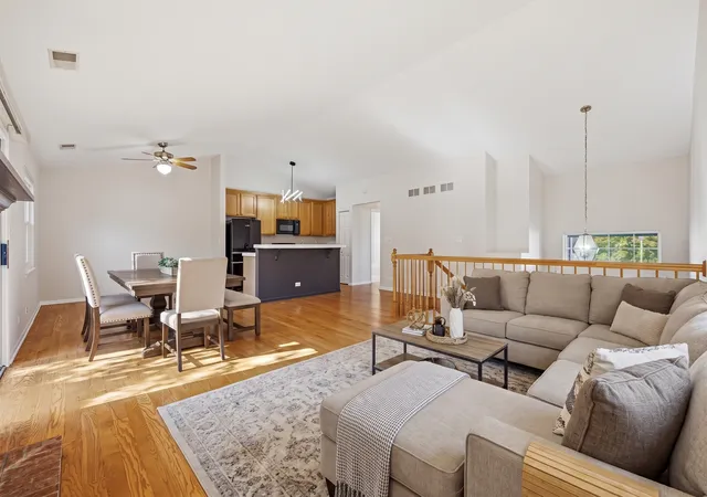 Photo 2 of Townhouse for sale at 267 Weather Hl Dr, Willowbrook, IL 60527 | MLS# 12771216 | Listing updated on 2026-10-29