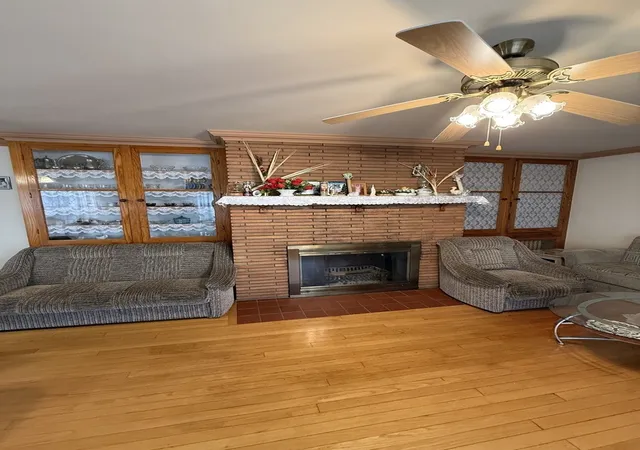 Photo 3 of Single family home for sale at 9322 S 49th Avenue, Oak Lawn, IL 60453 | MLS# 12771219 | Listing updated on 2026-10-06