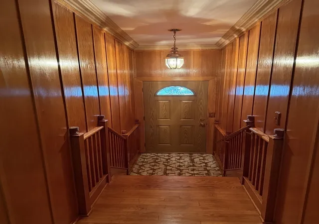 Photo 4 of Single family home for sale at 9322 S 49th Avenue, Oak Lawn, IL 60453 | MLS# 12771219 | Listing updated on 2026-10-06