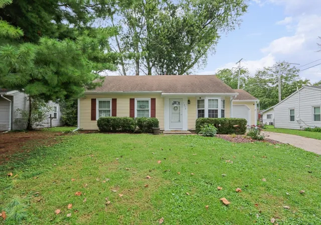 Photo 2 of Single family home for sale at 1414 Scottsdale Dr, Champaign, IL 61821 | MLS# 12771242 | Listing updated on 2026-10-07