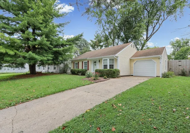 Photo 3 of Single family home for sale at 1414 Scottsdale Dr, Champaign, IL 61821 | MLS# 12771242 | Listing updated on 2026-10-07
