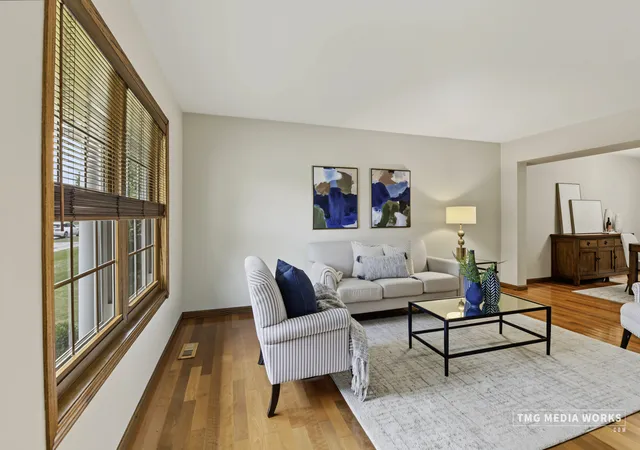 Photo 3 of Single family home for sale at 2820 Springdale Cir, Naperville, IL 60564 | MLS# 12771258 | Listing updated on 2026-10-04