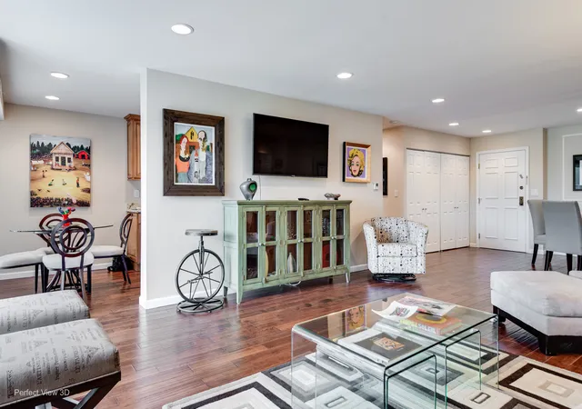 Listing Photo 5 - Condo for sale in building located at 1250 Rudolph Rd, Northbrook, IL 60062 - Unit #4E