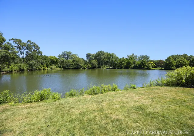 Photo 3 of Single family home for sale at 36 Crofton Ct, Oswego, IL 60543 | MLS# 12771265 | Listing updated on 2026-10-04