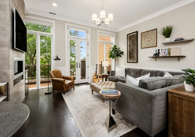 Photo 2 of Condo for sale at 2147 N Southport Ave #3, Chicago, IL 60614 | MLS# 12771273 | Listing updated on 2026-09-29