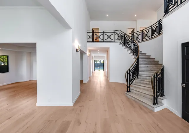 Photo 3 of Mansion for sale at 4256 Tarzana Ests Dr, Tarzana, CA 91356 | MLS# 12771278 | Listing updated on 2026-10-08