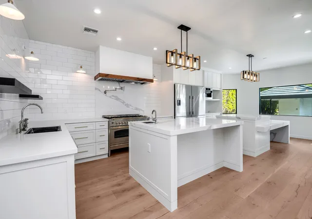 Photo 4 of Single family home for sale at 4256 Tarzana Ests Dr, Tarzana, CA 91356 | MLS# 12771278 | Listing updated on 2026-10-08