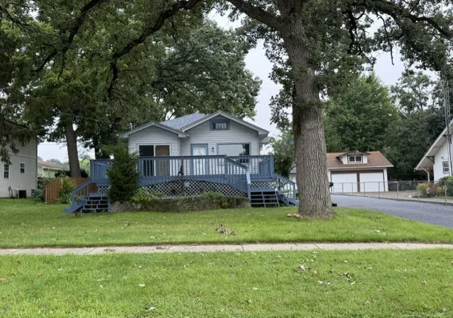 Photo 1 of Single family home for sale at 414 W Park Ave, Round Lake, IL 60073 | MLS# 12771287 | Listing updated on 2026-10-04