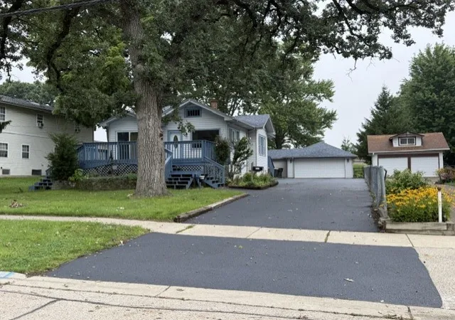 Photo 3 of Single family home for sale at 414 W Park Ave, Round Lake, IL 60073 | MLS# 12771287 | Listing updated on 2026-10-04