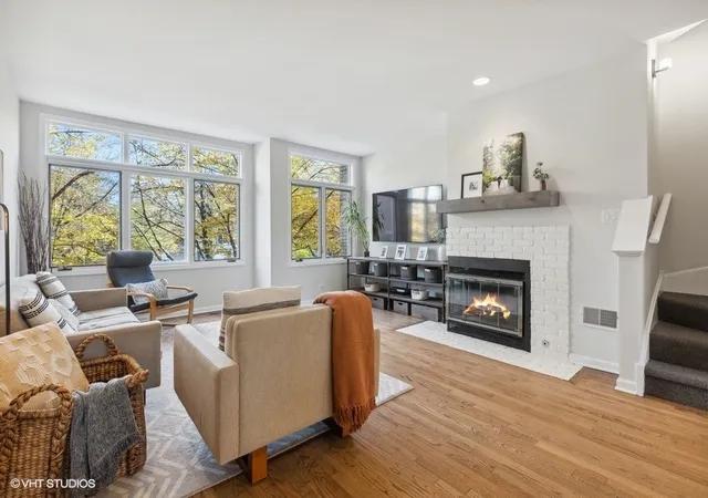 Photo 2 of Townhouse for sale at 2715 N Janssen Ave, Chicago, IL 60614 | MLS# 12771288 | Listing updated on 2026-10-08
