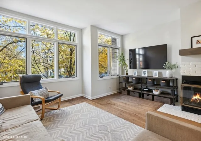 Photo 3 of Townhouse for sale at 2715 N Janssen Ave, Chicago, IL 60614 | MLS# 12771288 | Listing updated on 2026-10-08