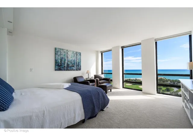 Listing Photo 4 - Condo for sale in building located at 1660 N Lasalle Dr, Chicago, IL 60614 - Unit #3403