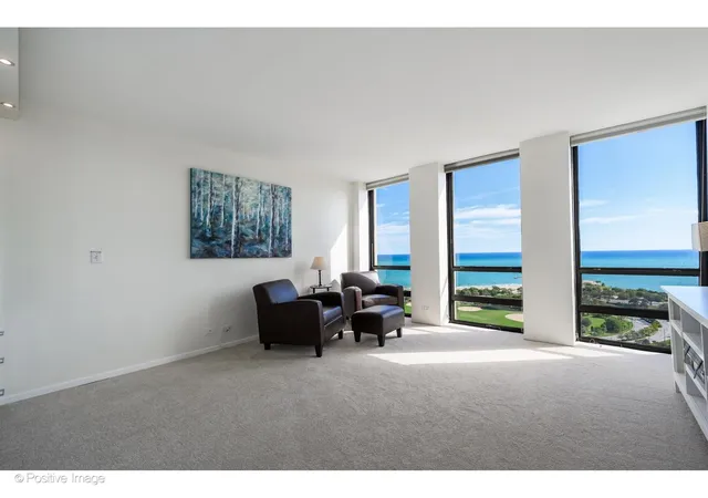 Listing Photo 5 - Condo for sale in building located at 1660 N Lasalle Dr, Chicago, IL 60614 - Unit #3403