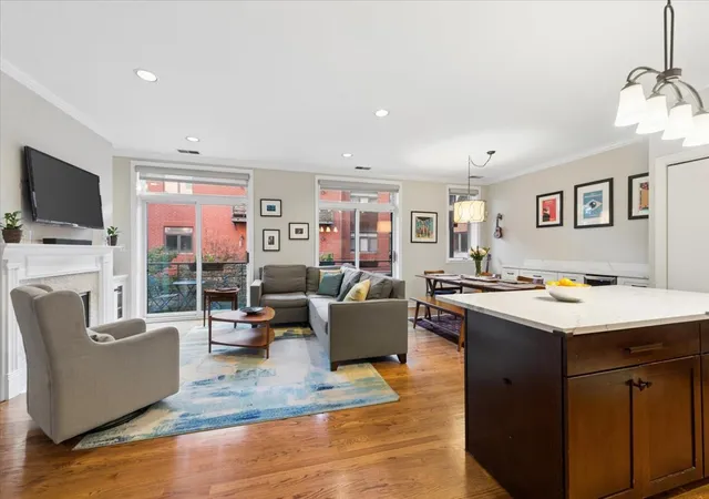 Listing Photo 4 - Condo for sale in building located at 1830 N Winchester Ave, Chicago, IL 60622 - Unit #115