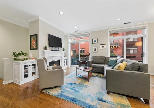 Listing Photo 5 - Condo for sale in building located at 1830 N Winchester Ave, Chicago, IL 60622 - Unit #115