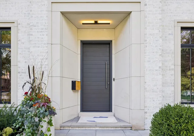Photo 3 of Single family home for sale at 932 Allmen Ave, Hinsdale, IL 60521 | MLS# 12771294 | Listing updated on 2026-10-04