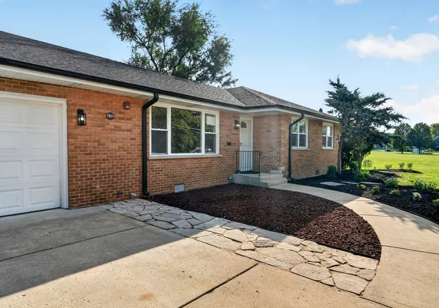 Photo 3 of Single family home for sale at 7917 W 111th Street, Palos Hills, IL 60465 | MLS# 12771299 | Listing updated on 2026-10-05