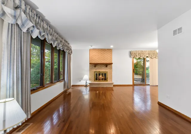 Listing Photo 3 - Condo for sale in building located at 8316 Ashley Ln, Tinley Park, IL 60477 - Unit #1272