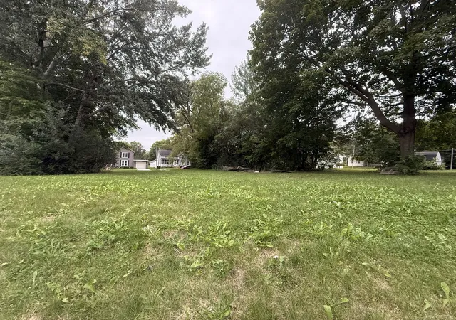 Photo 1 of Land for sale at 732 S Adams Ave, Freeport, IL 61032 | MLS# 12771318 | Listing updated on 2026-10-04